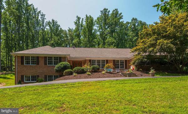 5920 HUNTON WOOD DR, Broad Run, VA 20137