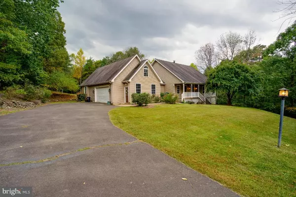 6181 CARTERS RUN RD, Marshall, VA 20115