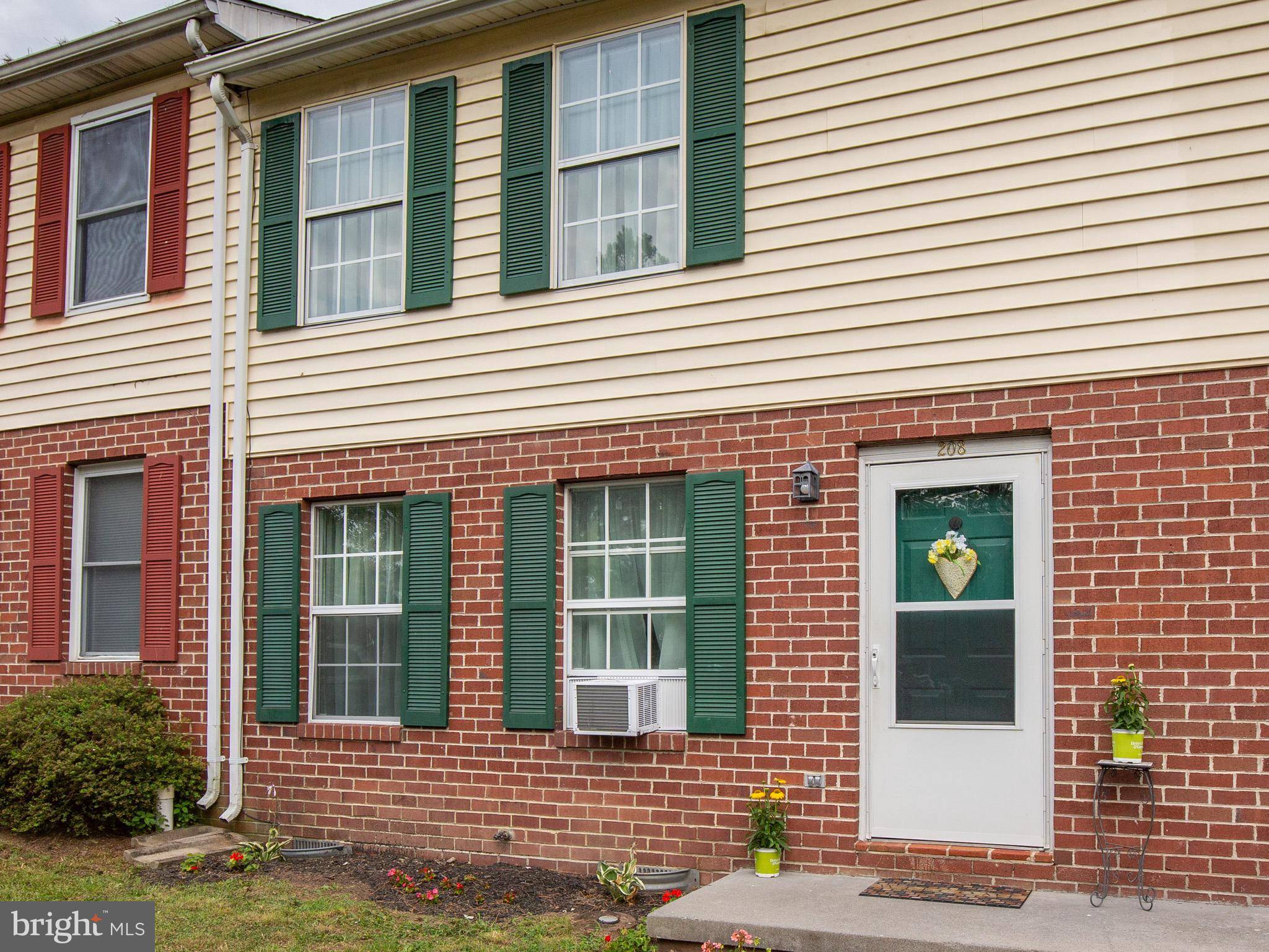 Stephens City, VA 22655,208 CARROLL DR