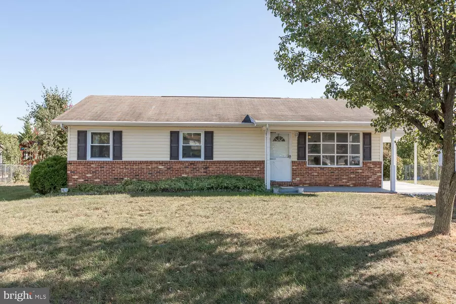 106 CREST CIR, Winchester, VA 22602