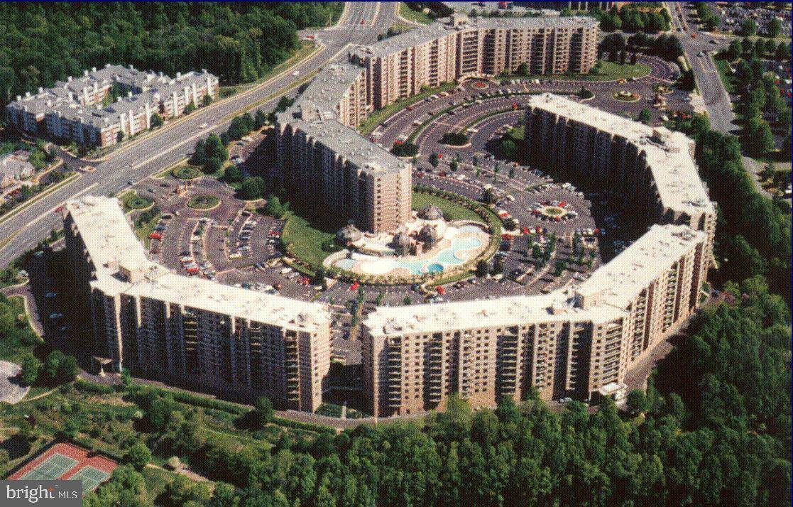 8370 GREENSBORO DR #510, Mclean, VA 22102