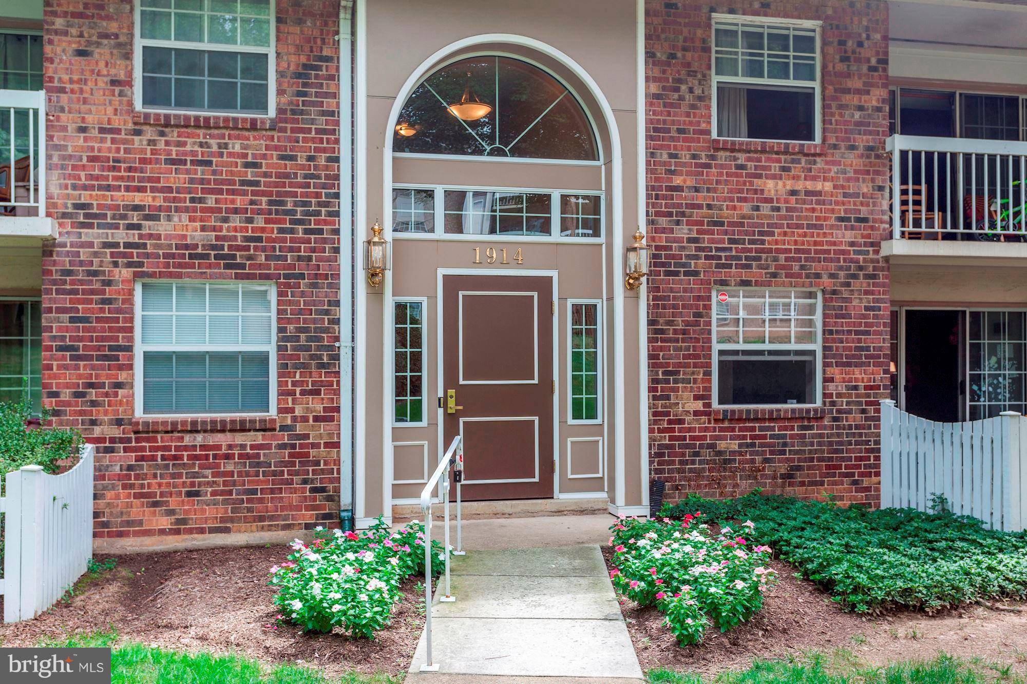 Mclean, VA 22102,1914 WILSON LN #102
