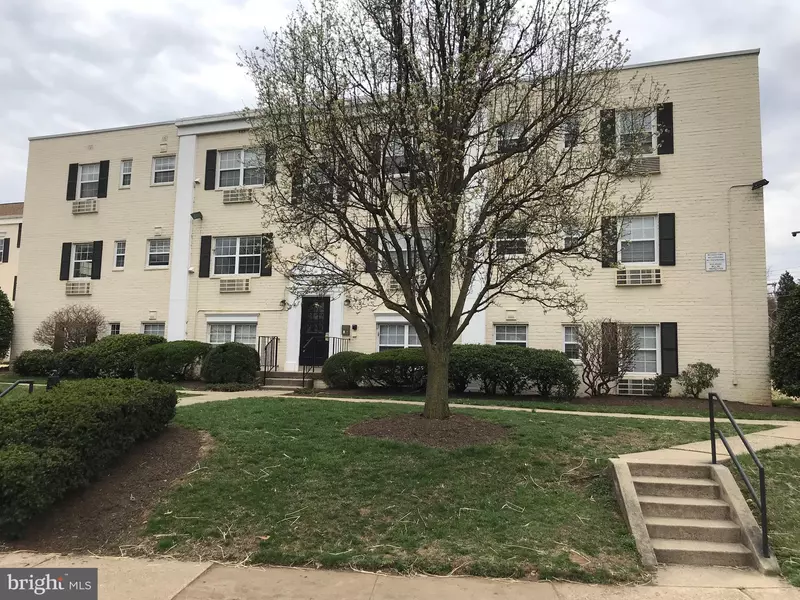 2241 FARRINGTON AVE #101, Alexandria, VA 22303