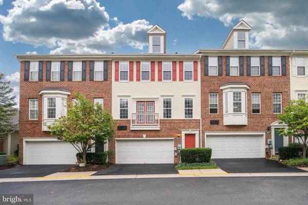 8073 GENEA WAY #3, Falls Church, VA 22042