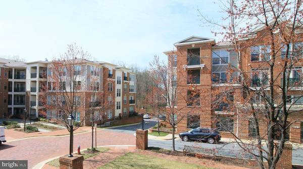 Fairfax, VA 22031,2901 SAINTSBURY PLZ #401