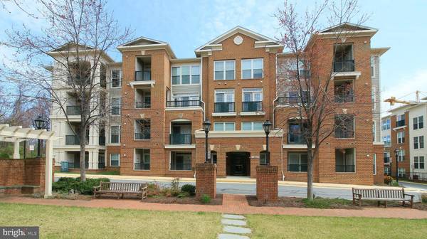 Fairfax, VA 22031,2901 SAINTSBURY PLZ #401