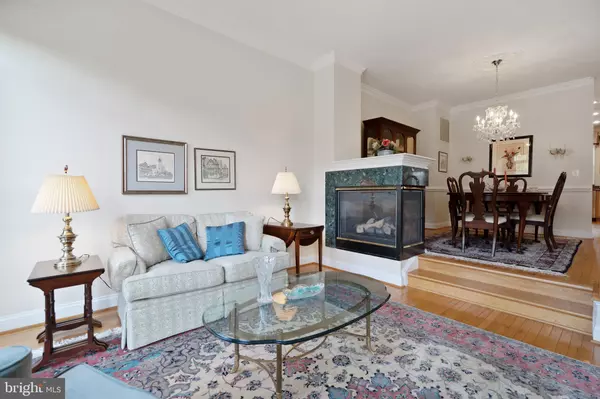 Alexandria, VA 22312,5424 EDSALL RIDGE PL