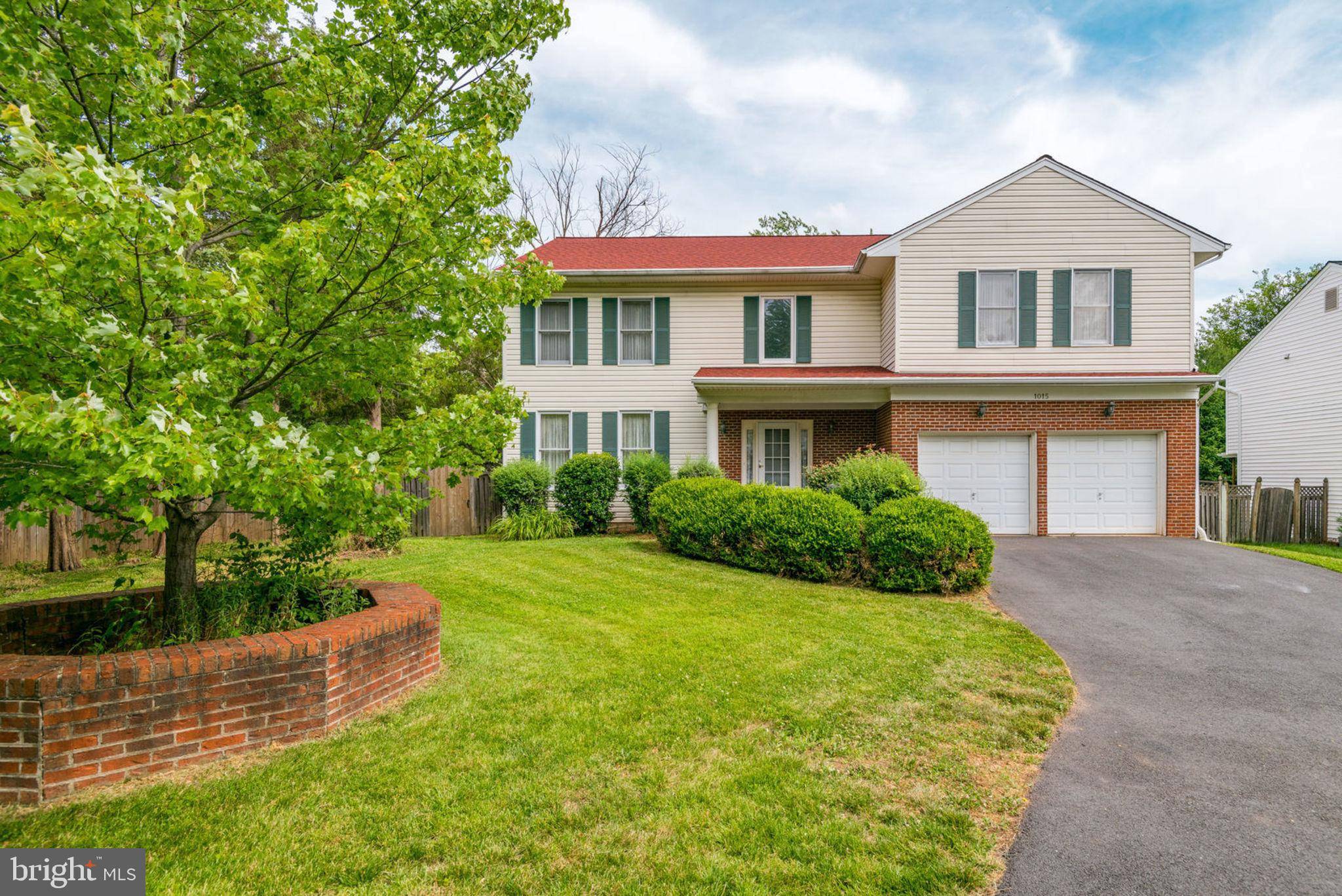 1015 CRESTVIEW DR, Herndon, VA 20170