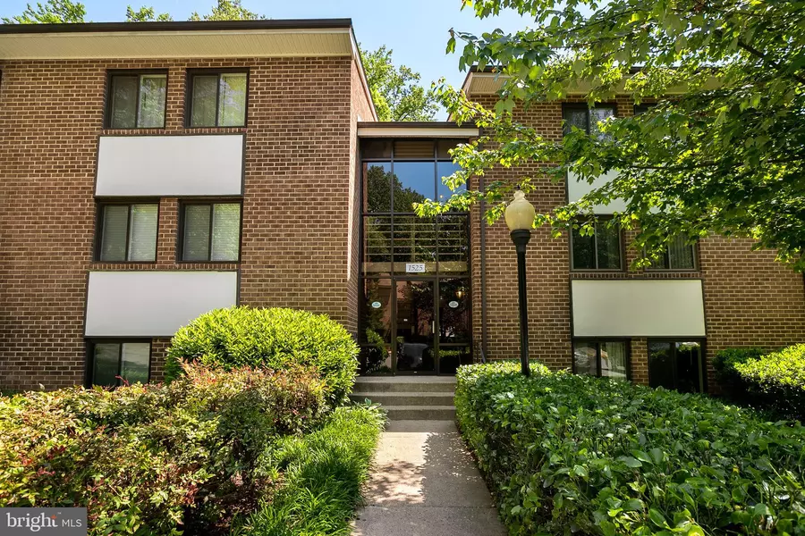 1525 NORTHGATE SQ #2C, Reston, VA 20190