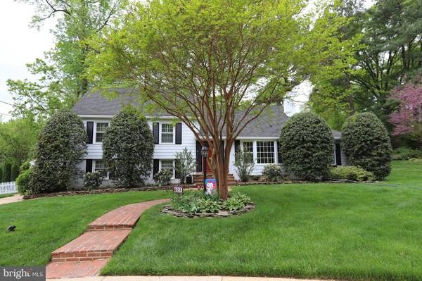 823 EDEN CT, Alexandria, VA 22308