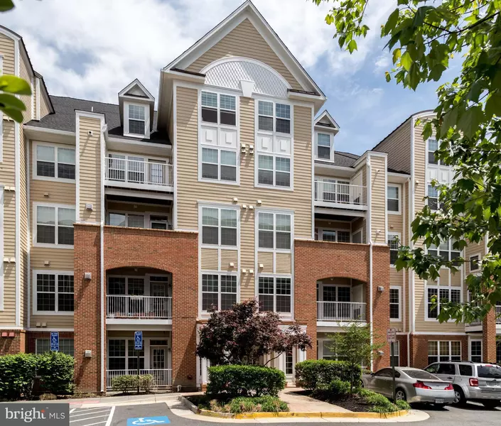 2711 BELLFOREST CT #307, Vienna, VA 22180