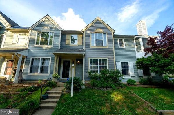 8742 VILLAGE GREEN CT, Alexandria, VA 22309