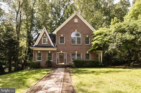 6351 LAKEWOOD DR, Falls Church, VA 22041