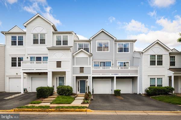 5105 CASTLE HARBOR WAY #99, Centreville, VA 20120