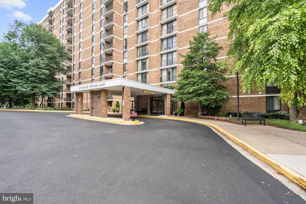 2311 PIMMIT DR #801, Falls Church, VA 22043