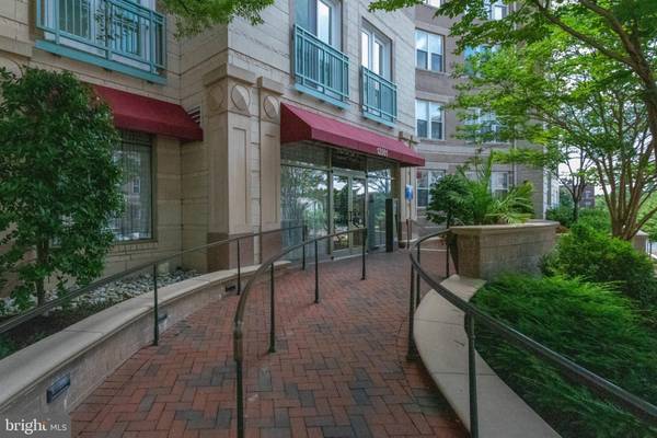 Reston, VA 20190,12001 MARKET ST #231