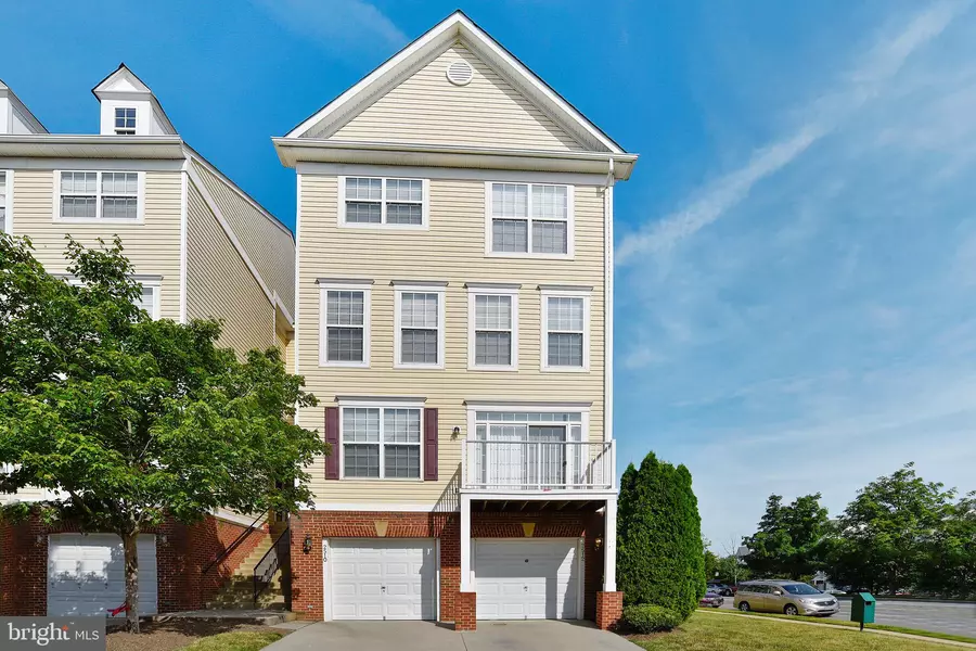 2512 PASCAL PL #208, Herndon, VA 20171