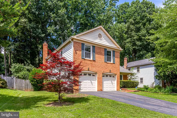 Annandale, VA 22003,8466 NICOLE CT