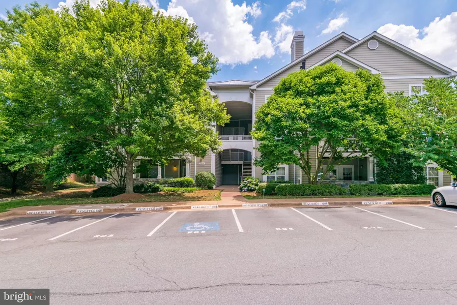 1708 LAKE SHORE CREST DR #21, Reston, VA 20190