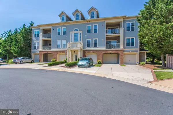 Fairfax, VA 22030,11326 WESTBROOK MILL LN #303