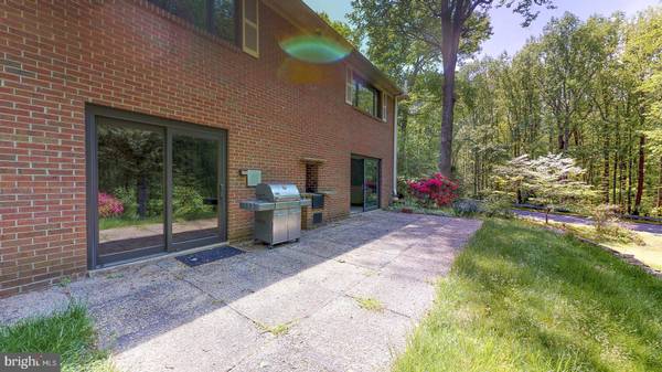 Oakton, VA 22124,10912 WATERMILL CT