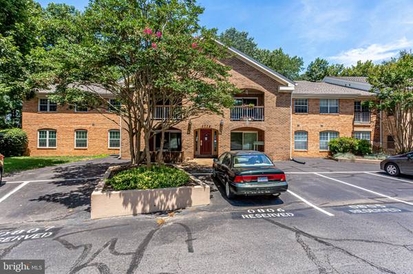 5908 COVE LANDING RD #301, Burke, VA 22015