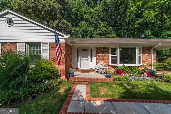 Annandale, VA 22003,8304 EPINARD CT