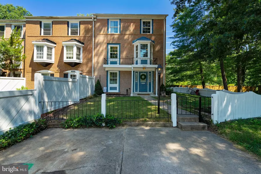 7927 CENTRAL PARK CIR, Alexandria, VA 22309