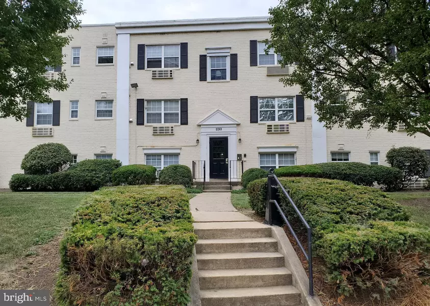 2241 FARRINGTON AVE #104, Alexandria, VA 22303