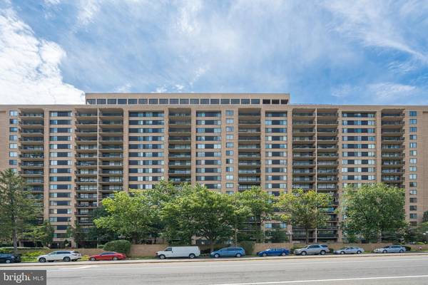 3713 S GEORGE MASON DR #315, Falls Church, VA 22041