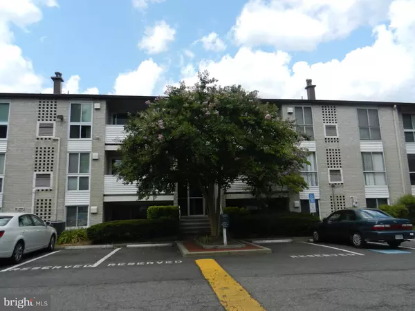 5600 BLOOMFIELD DR #2, Alexandria, VA 22312