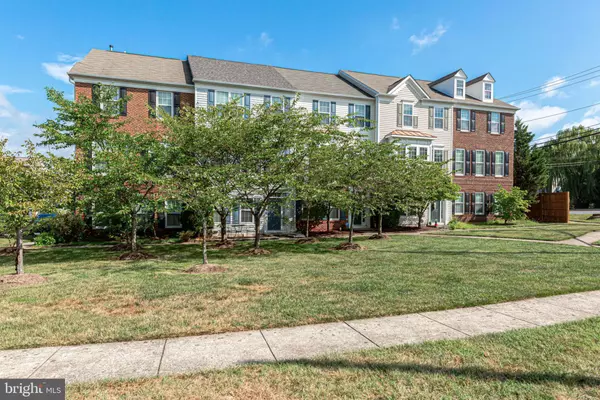 Centreville, VA 20120,5085 VILLAGE FOUNTAIN PL