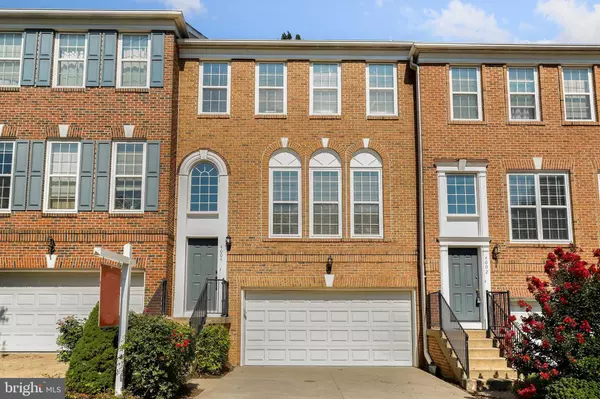 4004 TIMBER OAK TRL, Fairfax, VA 22033