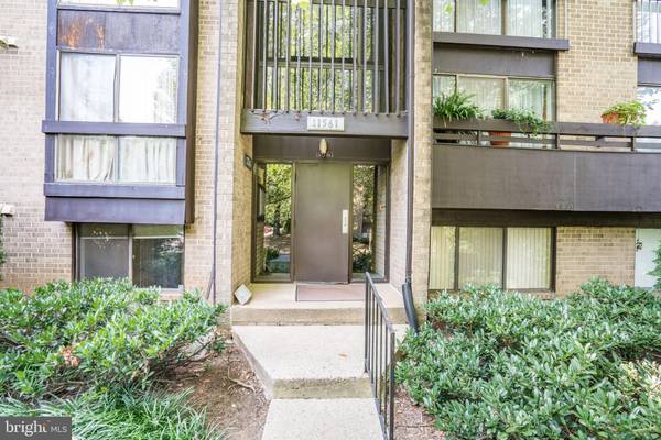 Reston, VA 20191,11561 ROLLING GREEN CT #100