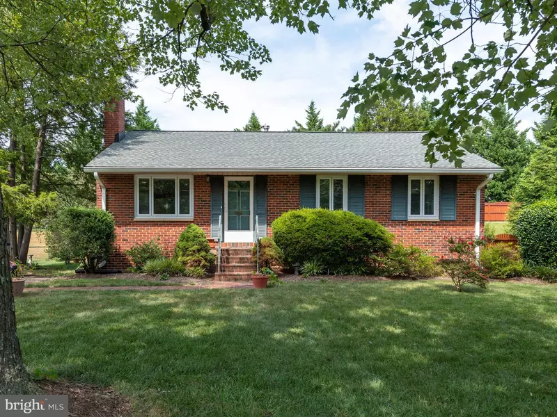 6208 YELLOWSTONE DR, Alexandria, VA 22312