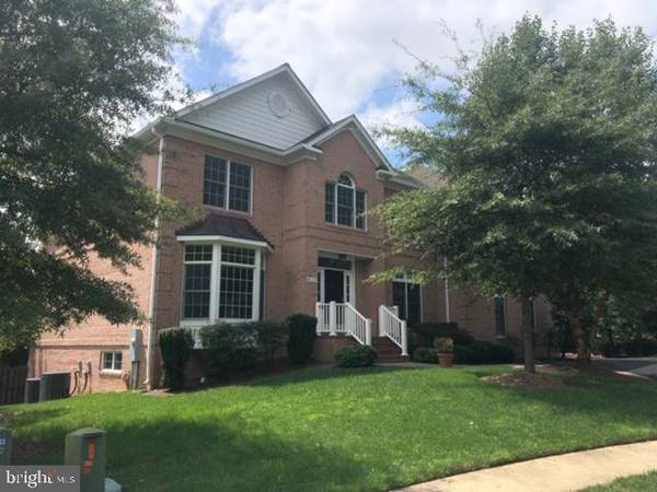 8125 SANDBURG HILL CT, Dunn Loring, VA 22027