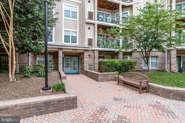 5565 SEMINARY RD #303, Falls Church, VA 22041