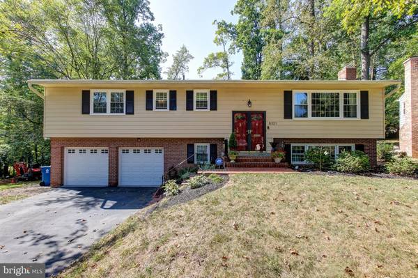 Annandale, VA 22003,8321 EPINARD CT