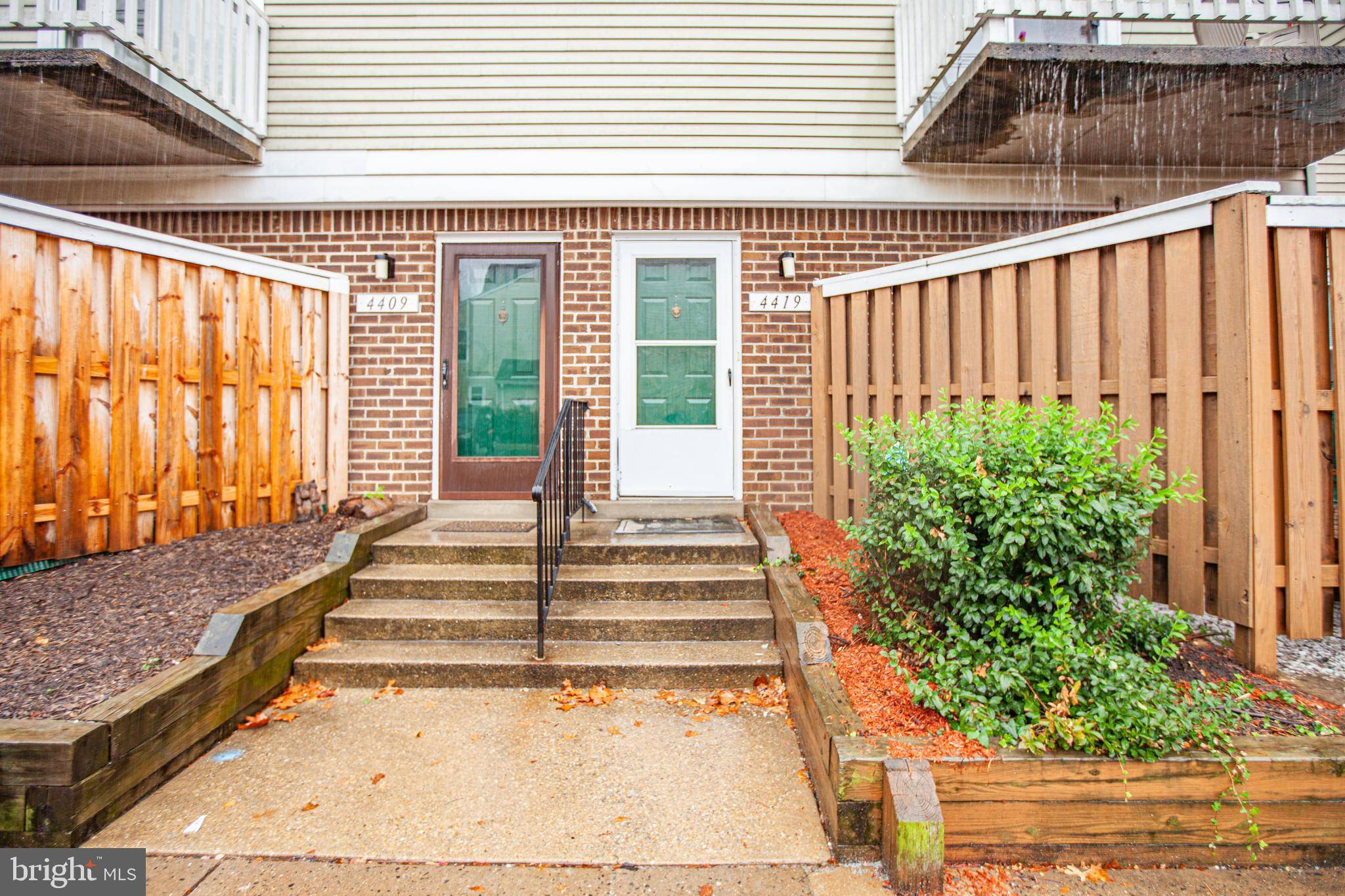 Alexandria, VA 22309,4419 PEMBROOK VILLAGE DR #97