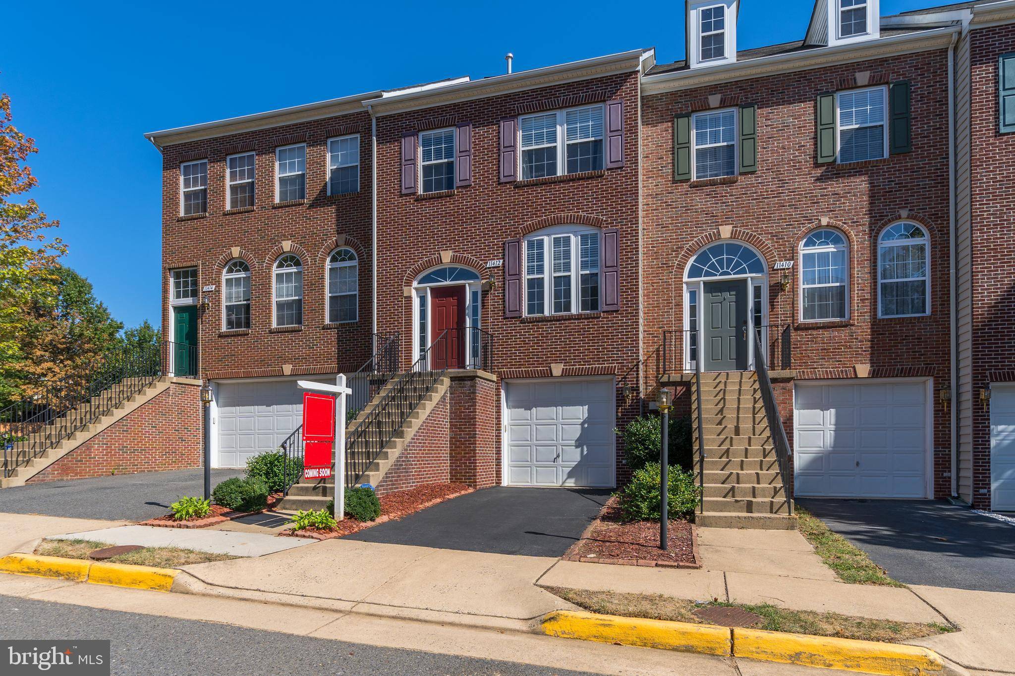 11412 MACTAVISH HTS, Fairfax, VA 22030