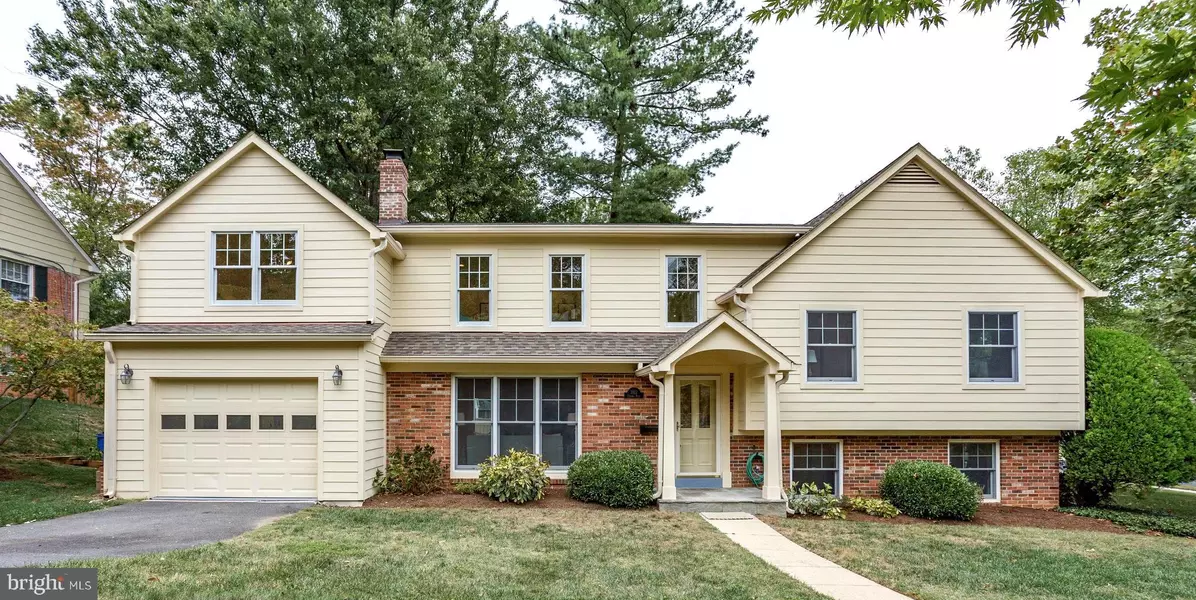 1913 FOXHALL RD, Mclean, VA 22101