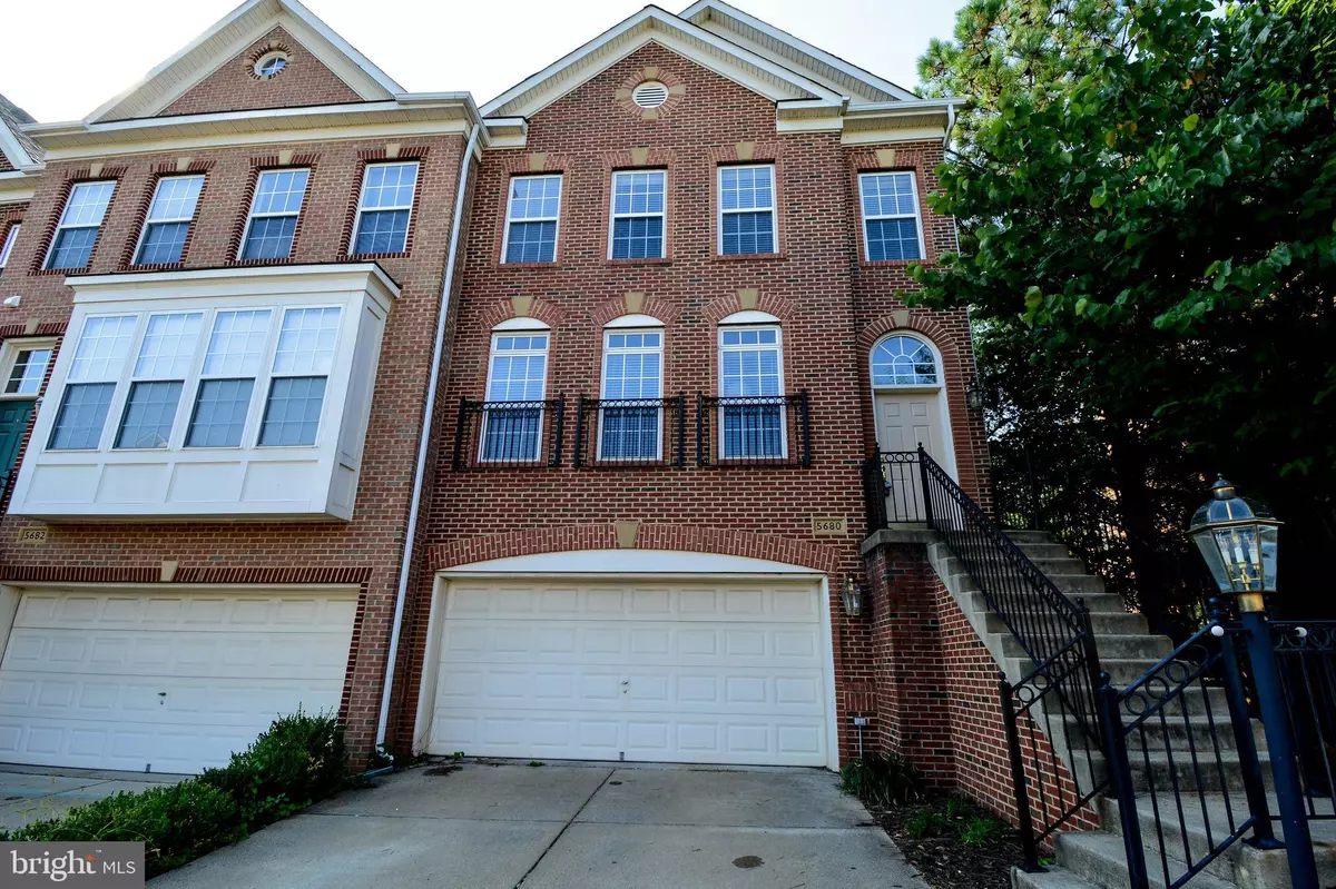 Centreville, VA 20120,5680 FAIRCLOTH CT