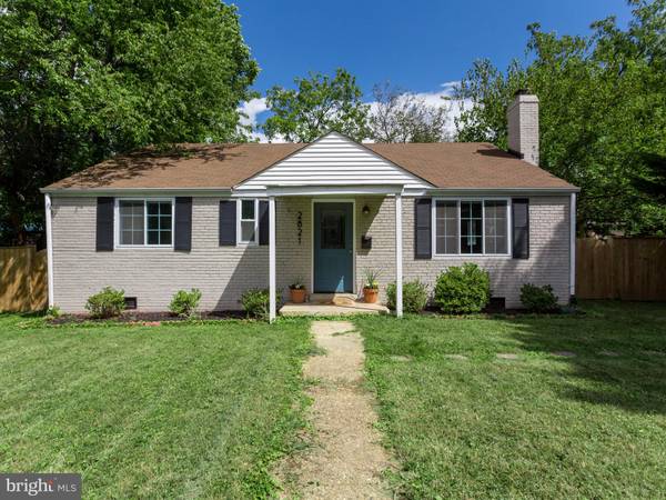 2821 BISVEY DR, Falls Church, VA 22042