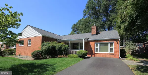 2910 CLEAVE DR, Falls Church, VA 22042