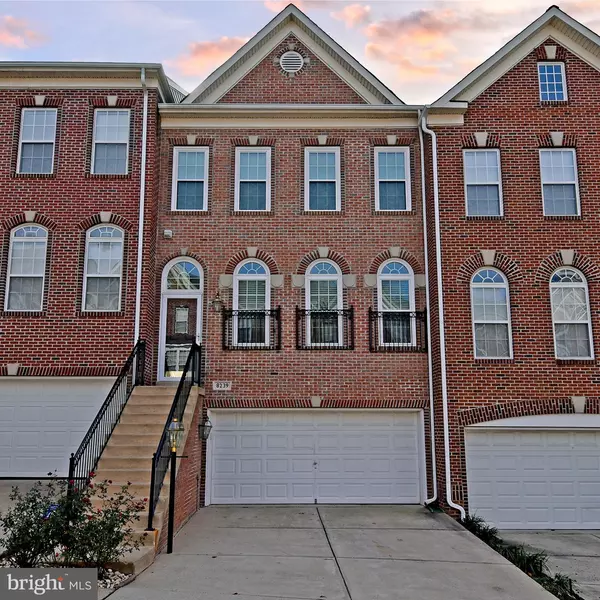 8239 GUNSTON COMMONS WAY, Lorton, VA 22079