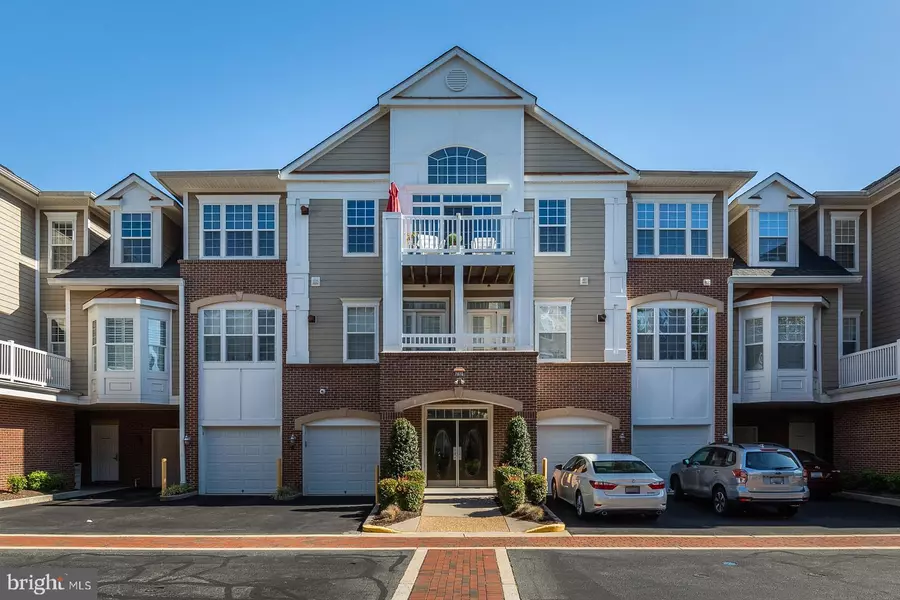 7870 ROLLING WOODS CT #3F3/203, Springfield, VA 22152