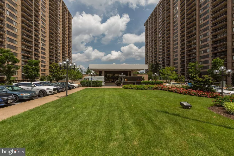 3705 S GEORGE MASON DR #2114S, Falls Church, VA 22041