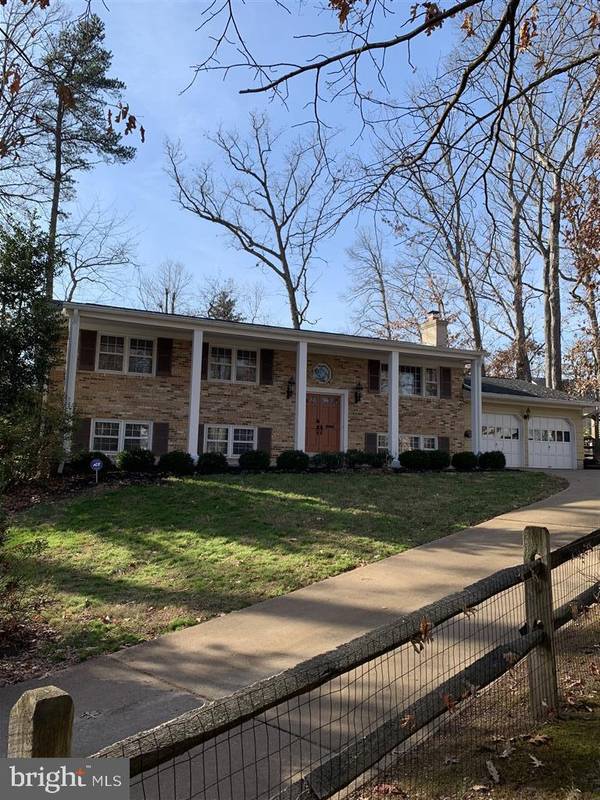 6102 DOMINICAN DR, Springfield, VA 22152