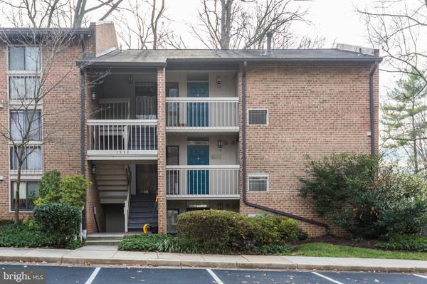 Reston, VA 20190,1532 MOORINGS DR #2A