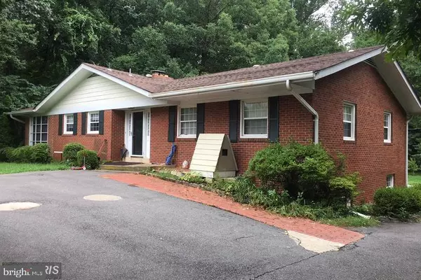 3319 JERMANTOWN RD, Fairfax, VA 22030